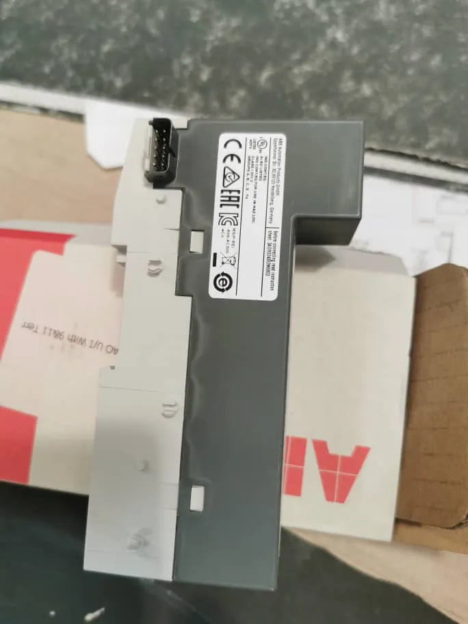 SPBA-P2R-G18-W-M12-0,25X